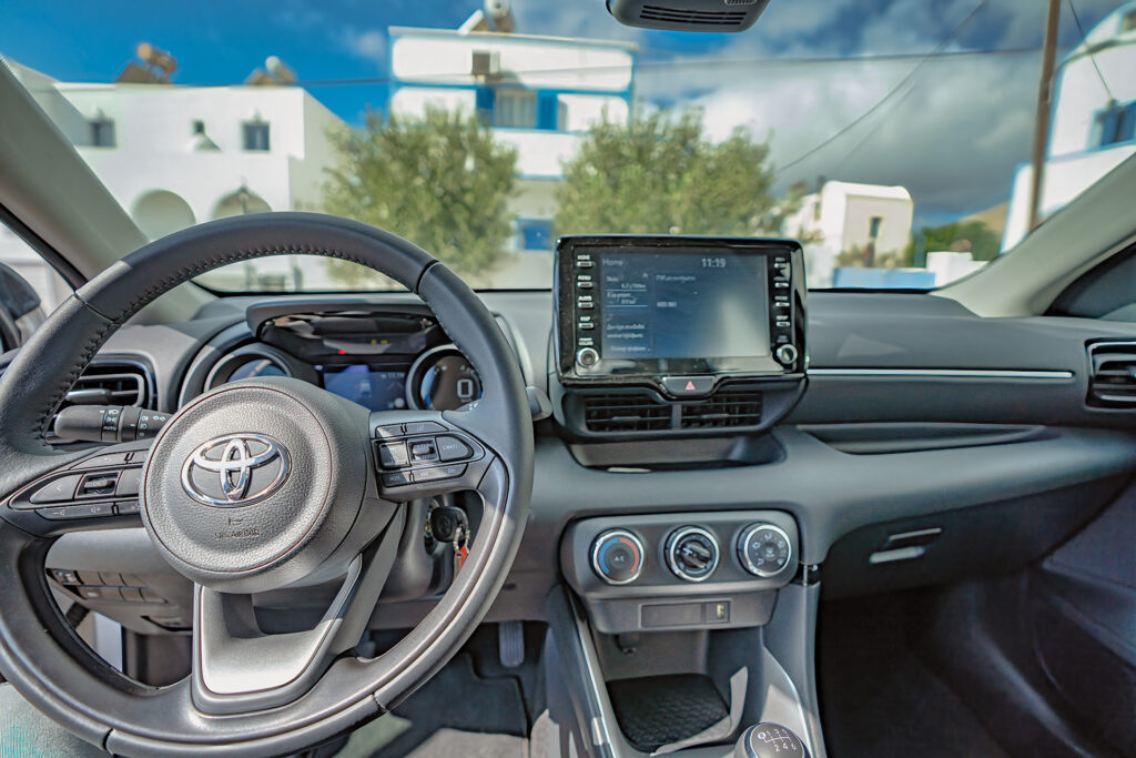 Isabella rent a Car santorini