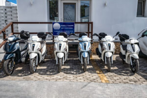Rent a car Isabella Santorini