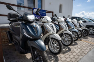 Rent a car Isabella Santorini